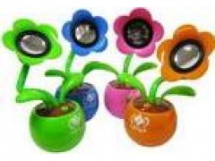 2187 mini altavoz con forma de planta.jpeg